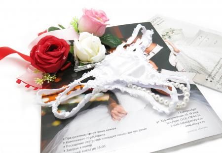 Трусики женские "Лепестки страсти" с бусами Diamant