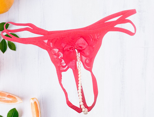 Трусики с бусами "Рearl" красные