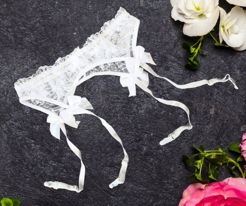 Трусики кружевные с доступом и бусами "Munisa Panties Pink"